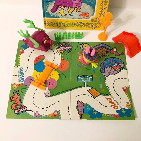 Vintage 1969 Mattel Upsy Downsy Downy Dilly Playset with Board and Book - Picture 5 of 16